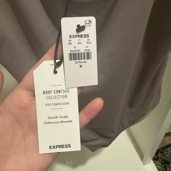 NWT Express Body Contour High Compression Scoop Neck Bodysuit - Picture 7 of 9